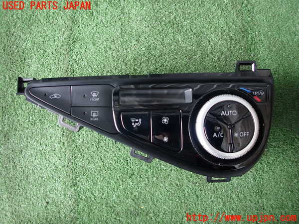 2UPJ-29696066]アクア(AQUA)(NHP10)エアコンスイッチ1 中古_m0001.jpg