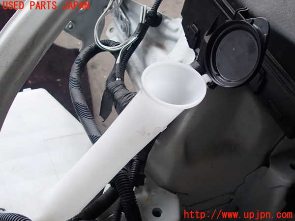 2UPJ-29696791]アクア(AQUA)(NHP10)ウォッシャータンク1 中古_m0004.jpg