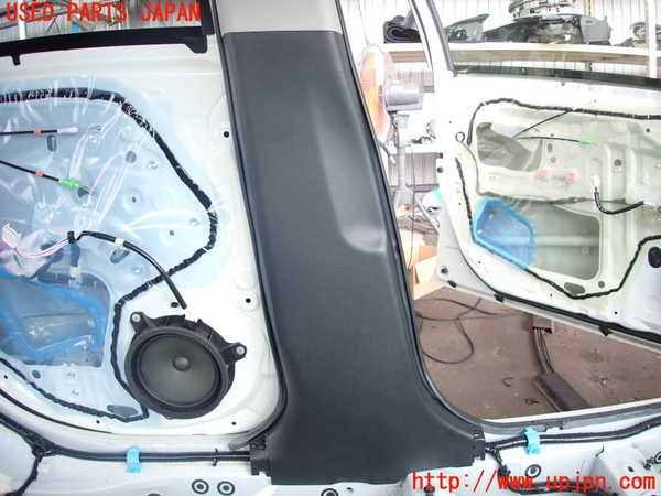 5UPJ-29697670]アクア(AQUA)(NHP10)左センターピラートリム 中古_m0003.jpg