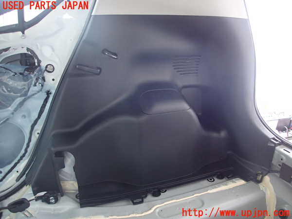 2UPJ-29697675]アクア(AQUA)(NHP10)右リアピラートリム 中古_m0003.jpg