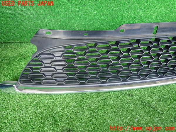 2UPJ-29701050]BMW ミニ(MINI)クーパーS クラブマン(ZG16)(R55)ラジエターグリル 中古_m0003.jpg