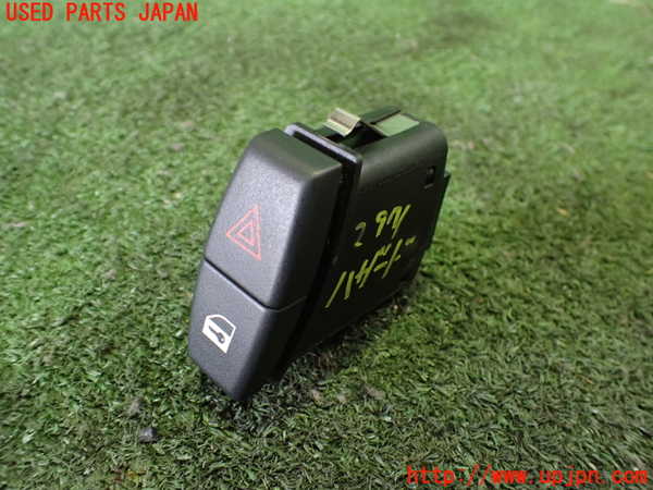 2UPJ-29716290]BMW Z4(LM30)(E89)ハザードスイッチ 中古_m0001.jpg