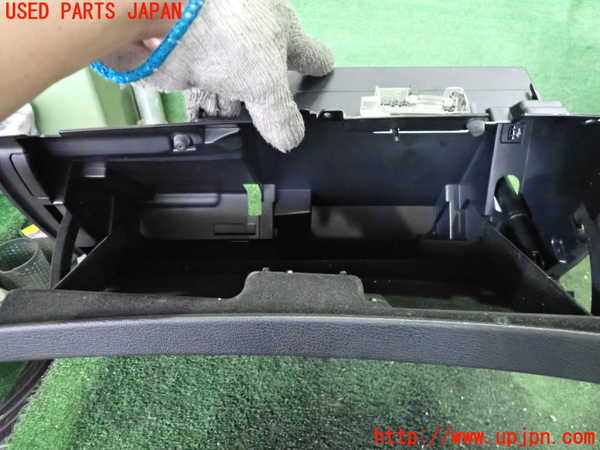 2UPJ-29717516]BMW Z4(LM30)(E89)グローブボックス1 中古_m0002.jpg