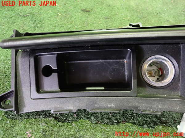 2UPJ-29717821]BMW Z4(LM30)(E89)灰皿1 中古_m0002.jpg