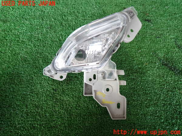 2UPJ-29721160]CX-3(DK5AW)右ウィンカーレンズ 中古_m0001.jpg