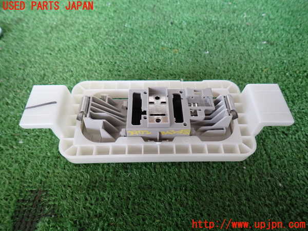 2UPJ-29726412]CX-3(DK5AW)ルームランプ2 (真中 2列目) 中古_m0002.jpg