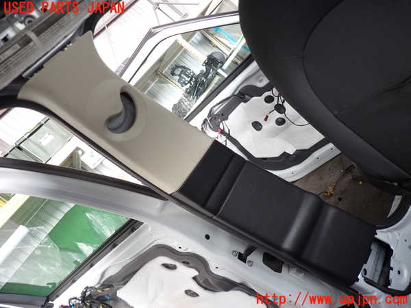 2UPJ-29737670]BMW ミニ(MINI)クーパーS クロスオーバー オール4(ZC16A)左センターピラートリム 中古 (R60)_m0001.jpg