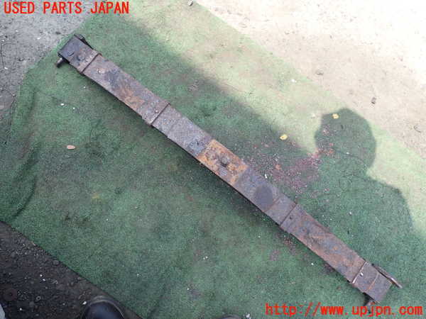 1UPJ-29745100]三菱ジープ(J24)右リアスプリング 中古_m0004.jpg