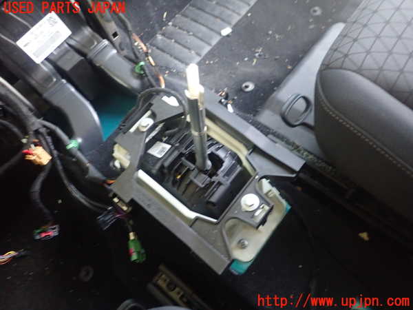 5UPJ-29757555]VW・T-Cross(ティークロス)(C1DKR)ATシフトレバー 中古_m0001.jpg