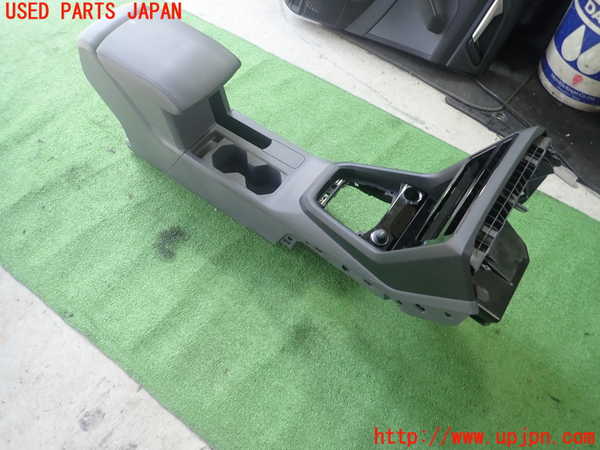 1UPJ-29757540]VW・T-Cross(ティークロス)(C1DKR)センターコンソール 中古_m0001.jpg