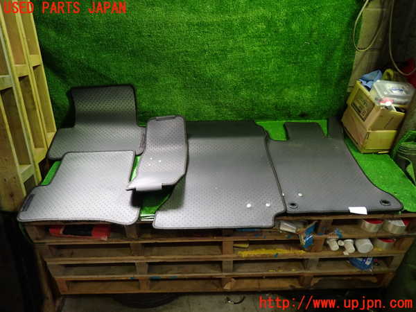 1UPJ-29767800]ベンツ C180 ステーションワゴン S204(204249)フロアマット 中古_m0005.jpg