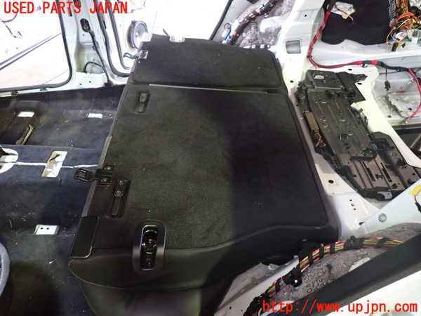 1UPJ-29767385]ベンツ C180 ステーションワゴン S204(204249)リアシート 中古_m0004.jpg