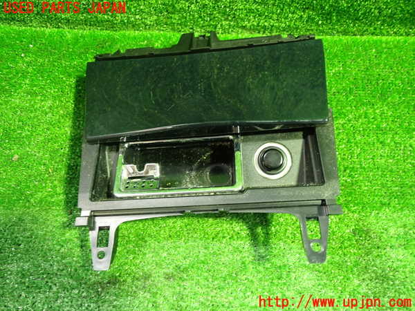 1UPJ-29767821]ベンツ C180 ステーションワゴン S204(204249)灰皿1 中古_m0002.jpg