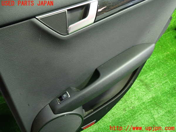 1UPJ-29761294]ベンツ C180 ステーションワゴン S204(204249)右後ドア内張り 中古_m0002.jpg