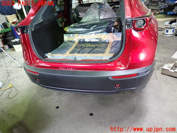 1UPJ-29781610]CX-30(DM8P)リアバンパー 中古_m0001.jpg