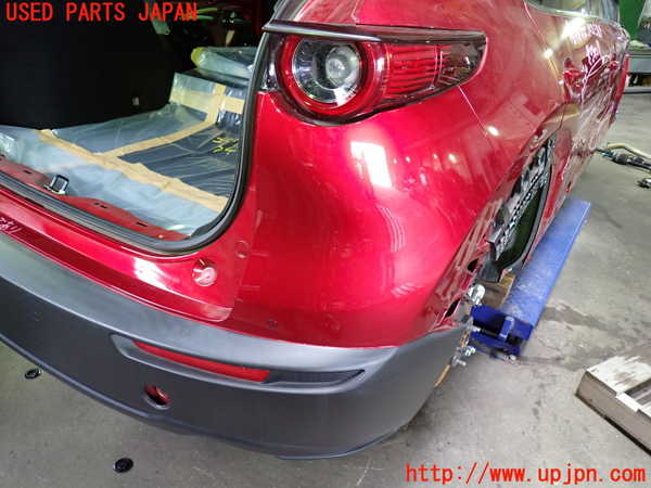 1UPJ-29781610]CX-30(DM8P)リアバンパー 中古_m0002.jpg