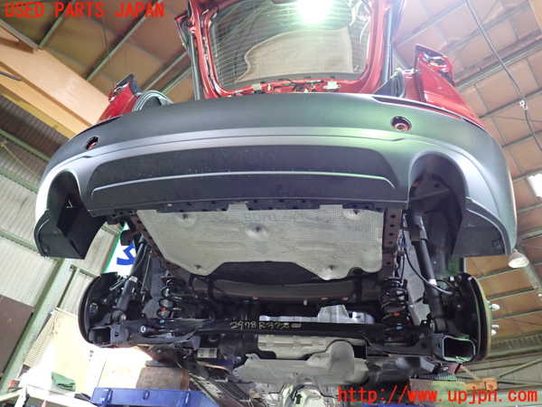 1UPJ-29781610]CX-30(DM8P)リアバンパー 中古_m0005.jpg