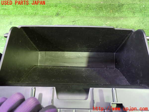 1UPJ-29787516]CX-30(DM8P)グローブボックス1 中古_m0002.jpg