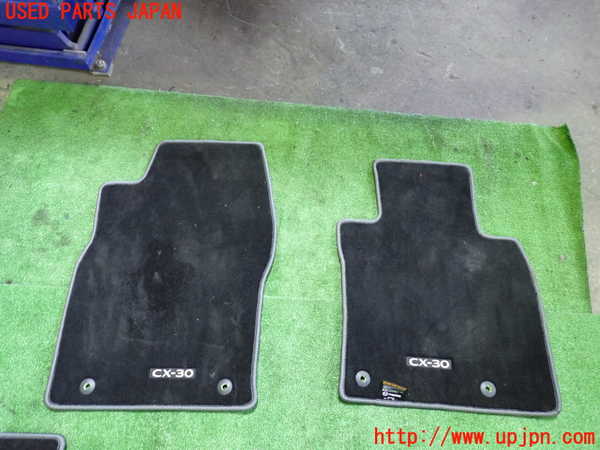 1UPJ-29787800]CX-30(DM8P)フロアマット 中古_m0002.jpg
