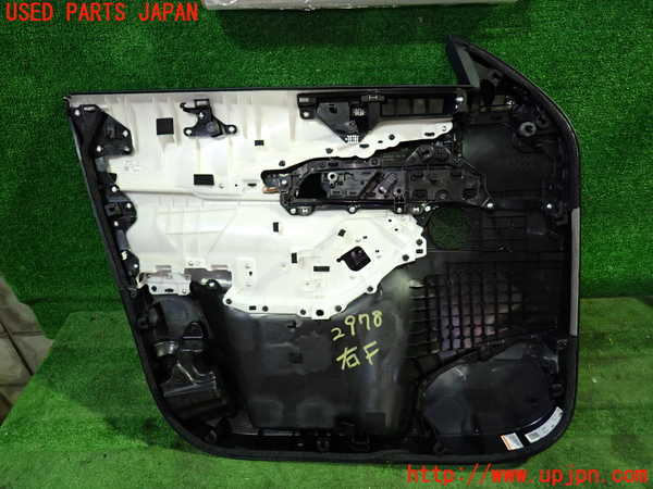 1UPJ-29781234]CX-30(DM8P)右前ドア内張り 中古_m0004.jpg