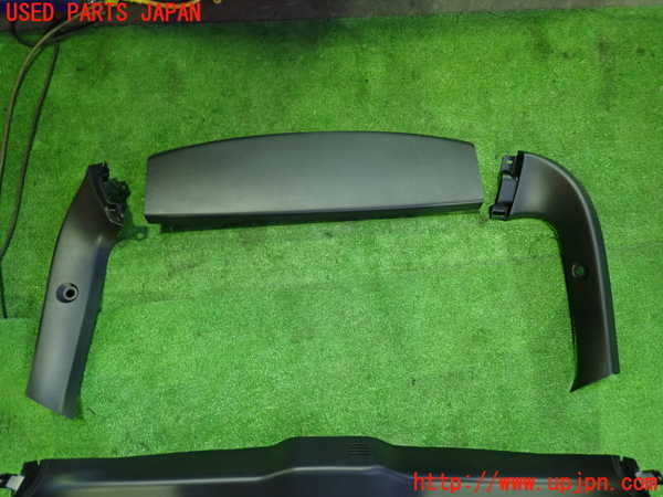 1UPJ-29781578]CX-30(DM8P)バックドア内張り 中古_m0002.jpg