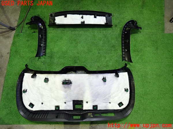 1UPJ-29781578]CX-30(DM8P)バックドア内張り 中古_m0004.jpg