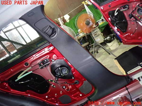 1UPJ-29787670]CX-30(DM8P)左センターピラートリム 中古_m0001.jpg