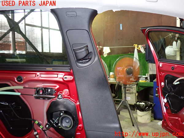 1UPJ-29787670]CX-30(DM8P)左センターピラートリム 中古_m0002.jpg