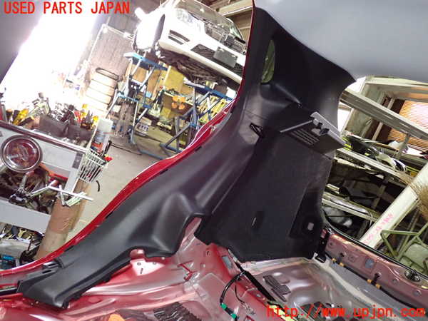 1UPJ-29787675]CX-30(DM8P)右リアピラートリム 中古_m0001.jpg