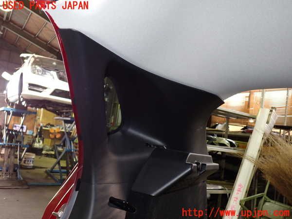 1UPJ-29787675]CX-30(DM8P)右リアピラートリム 中古_m0002.jpg