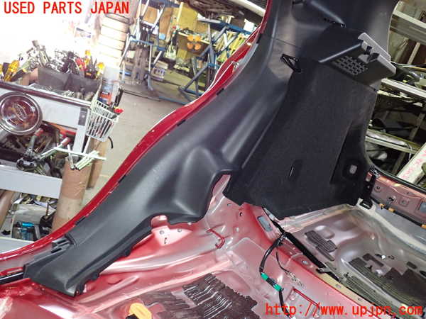 1UPJ-29787675]CX-30(DM8P)右リアピラートリム 中古_m0003.jpg