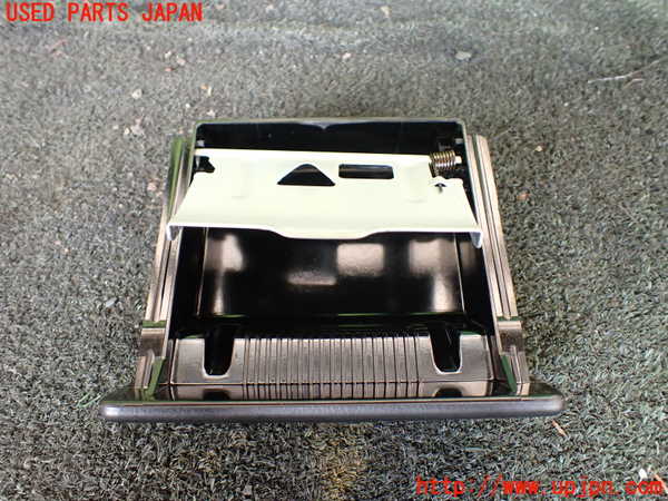 1UPJ-29807821]ジムニー(JB23W)灰皿1 中古_m0002.jpg