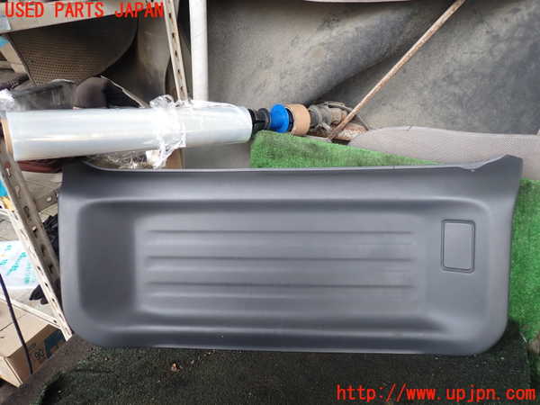 1UPJ-29801578]ジムニー(JB23W)バックドア内張り 中古_m0001.jpg