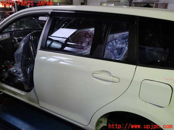 5UPJ-29811320]カローラ フィールダー ハイブリッド(NKE165G)左後ドア 中古 NSG M3Q8 43R-003021_m0001.jpg