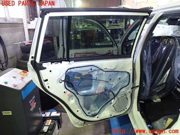 5UPJ-29811320]カローラ フィールダー ハイブリッド(NKE165G)左後ドア 中古 NSG M3Q8 43R-003021_m0003.jpg