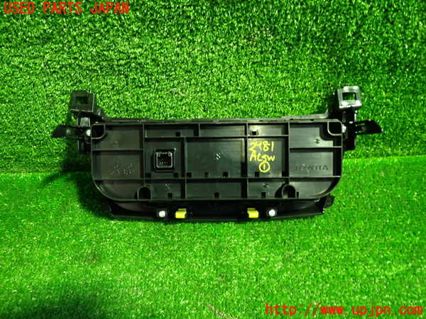 1UPJ-29816066]カローラ フィールダー ハイブリッド(NKE165G)エアコンスイッチ1 中古_m0002.jpg