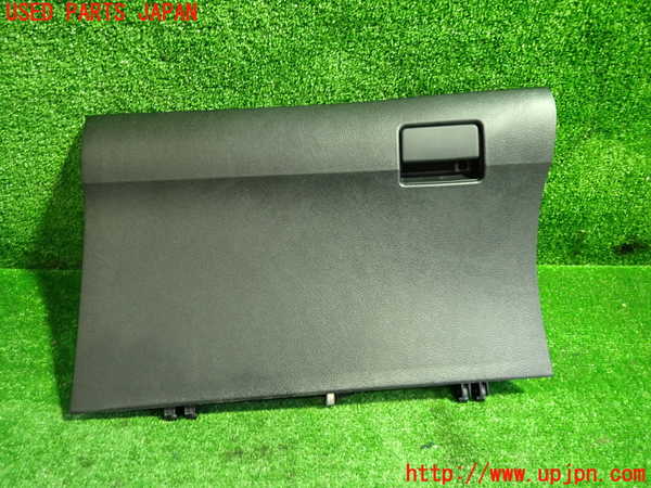 1UPJ-29817516]カローラ フィールダー ハイブリッド(NKE165G)グローブボックス1 中古_m0001.jpg