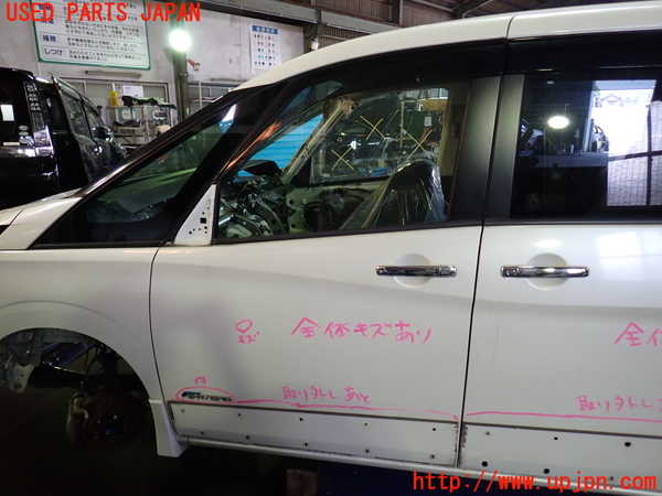 1UPJ-29821260]セレナ(GFC27)左前ドア AGC M2H3U 中古_m0001.jpg