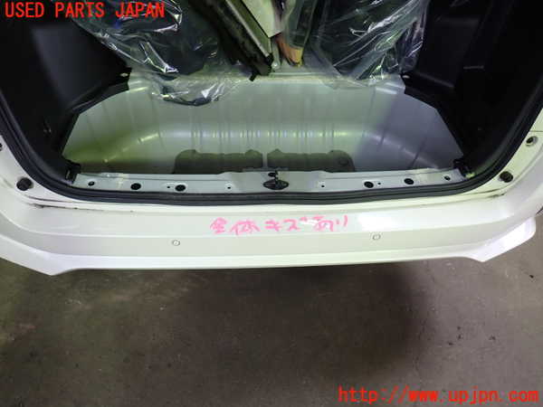 1UPJ-29821610]セレナ(GFC27)リアバンパー 中古_m0003.jpg