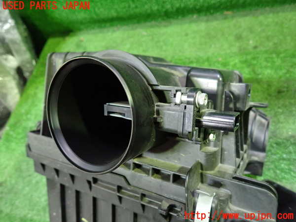 1UPJ-29822560]セレナ(GFC27)エアクリーナーボックス 中古_m0003.jpg