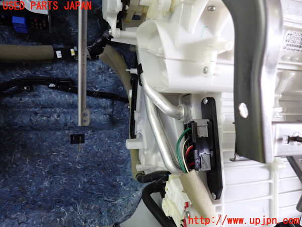 1UPJ-29826081]セレナ(GFC27)エバポレーター1 中古_m0003.jpg