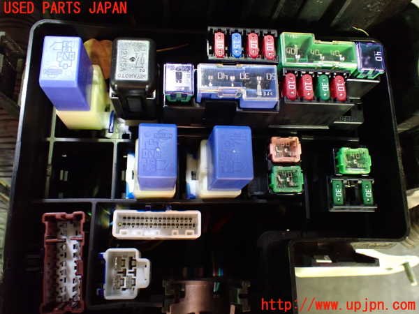 1UPJ-29826742]セレナ(GFC27)ヒューズボックス2 中古_m0002.jpg