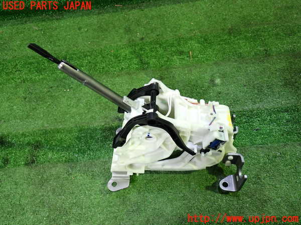 1UPJ-29827555]セレナ(GFC27)ATシフトレバー 中古_m0003.jpg