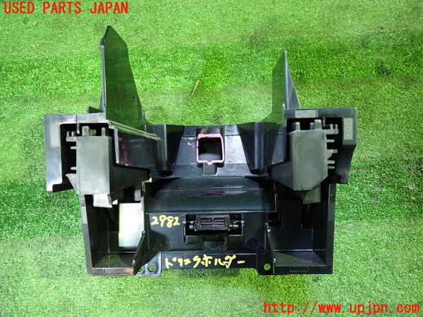 1UPJ-29827810]セレナ(GFC27)ドリンクホルダー 中古_m0003.jpg