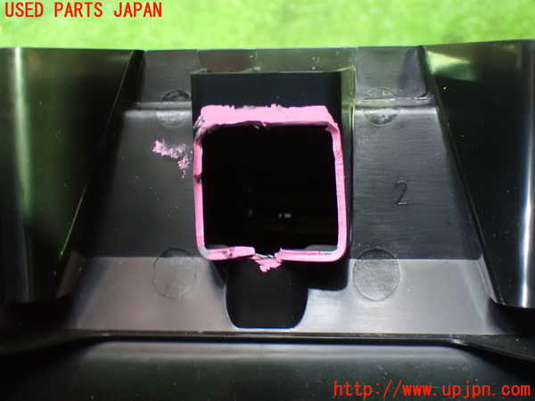 1UPJ-29827810]セレナ(GFC27)ドリンクホルダー 中古_m0004.jpg