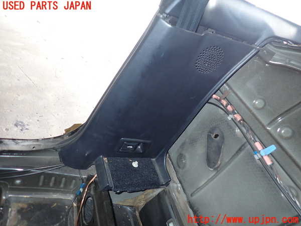 1UPJ-29837675]MR2(SW20)右リアピラートリム 中古_m0003.jpg