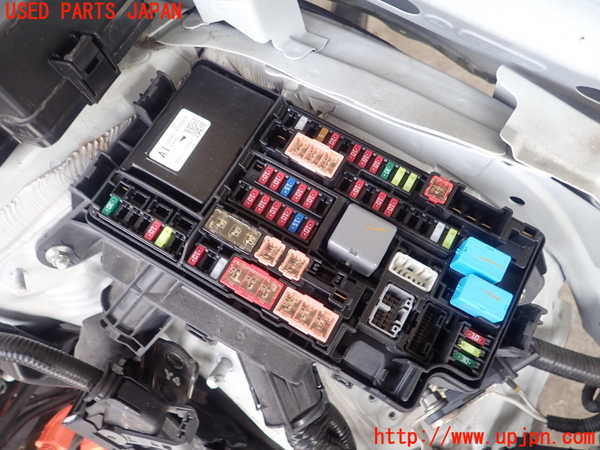 1UPJ-29846741]プリウス(ZVW50)ヒューズボックス1 中古_m0002.jpg