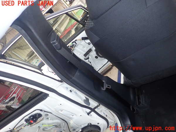 1UPJ-29847670]プリウス(ZVW50)左センターピラートリム 中古_m0001.jpg