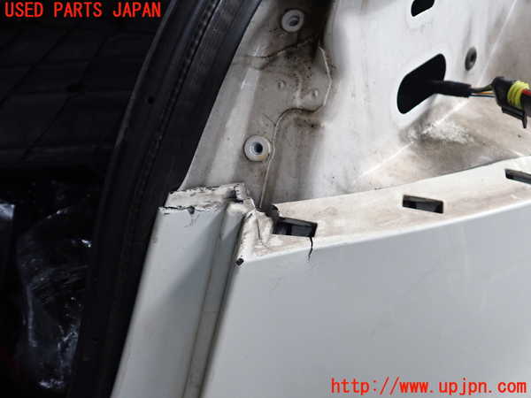 2UPJ-29851610]マセラティ・ギブリ(MG30B)リアバンパー ジャンク品 中古_m0003.jpg