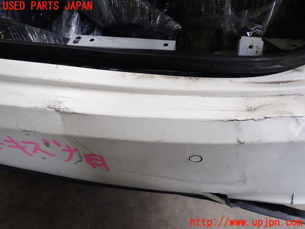 2UPJ-29851610]マセラティ・ギブリ(MG30B)リアバンパー ジャンク品 中古_m0004.jpg